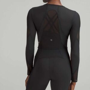 NWT Lululemon Mesh Panelled Training Long Sleeve Shirt
Black- Size 8